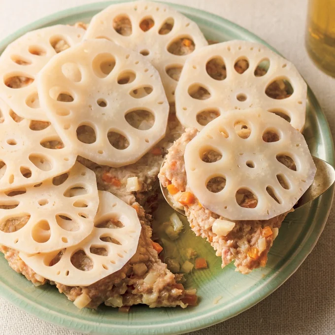 さくさく食感がやみつき!成形ゼロで手間いらずのせいろ蒸しおかず「れんこんたっぷりBigバーグ」