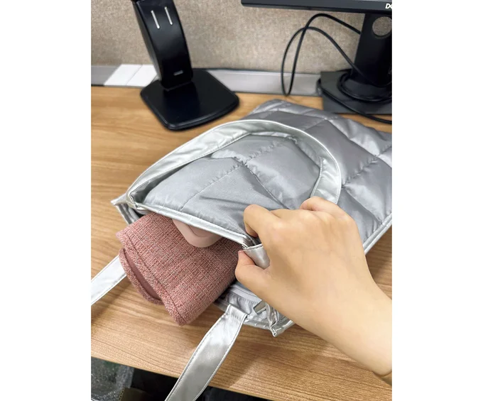 コンパクトなので、かばんにもサッとしまえて、持ち運びも手軽でした！