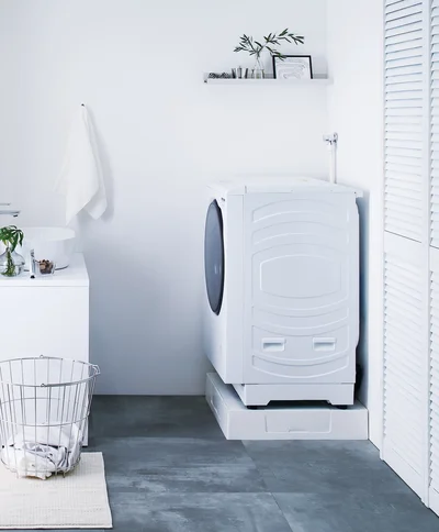 コンパクトかつ大容量！タテ型洗濯機と同等のスペースに置けます