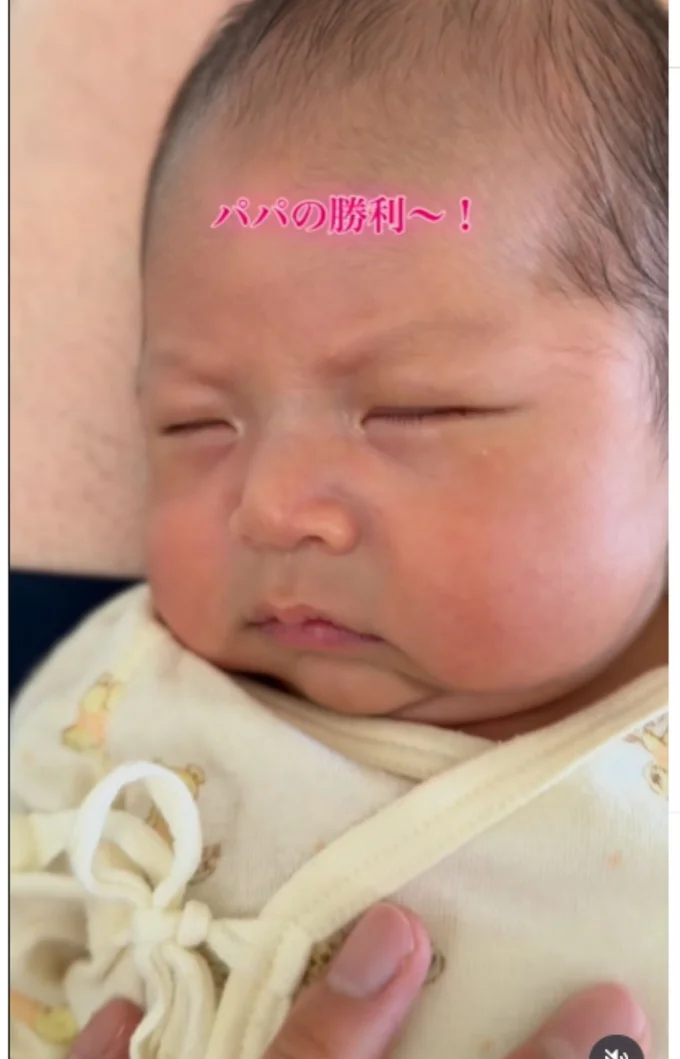 寝落ちした壱くん。パパの勝利！▶ボス顔だけじゃない！壱くんの日常（⇒次へ）