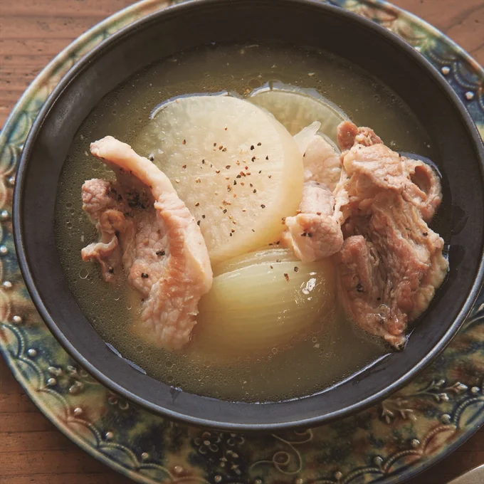 豚肉のうまみがしみ出たスープを大根がキャッチ「大根と豚バラのポトフ」