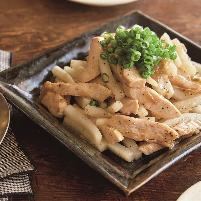 ザーサイのうまみのある塩けで味わい深い一品に「とりむねと大根のザーサイ炒め」