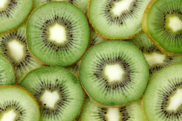 林檎の皮は“縦方向”にむくのが正解！ フルーツをより美味しくするカット術