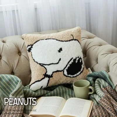 スヌーピー 棒針編みで作るクッションカバーキット〈スヌーピー〉