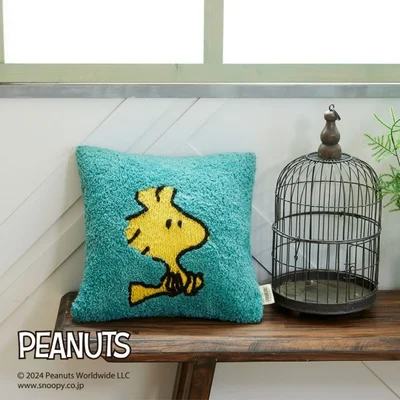 スヌーピー 棒針編みで作るクッションカバーキット〈ウッドストック〉