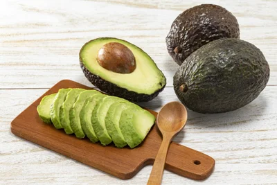 アボカドの種の取り方、知っていますか？簡単にできる神ワザ紹介！