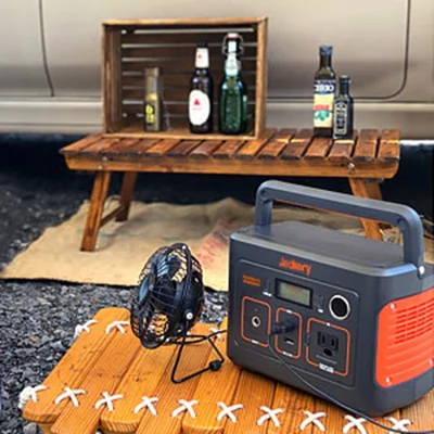 コンパクトなのも魅力的（Jackery ポータブル電源 400 大容量 400Wh）