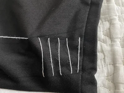 １、裾上げしたい幅に合わせて上下に縫う（▶︎次へ）