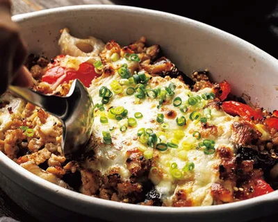 焼き野菜とそぼろみそのグラタン仕立て
