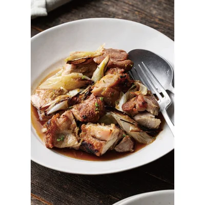 パリッと焼き上げた鶏肉に、長ねぎの甘みが寄り添います