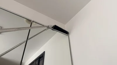 洗面台の鏡の上　　　▶気になるあそこも使える！