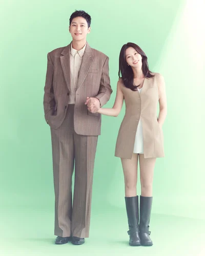 2人ともスタイル抜群！足が長い…。アン・ボヒョンとイ・ジュビン主演『スプリング・フィーバー』　話題のロマンティックコメディ！
