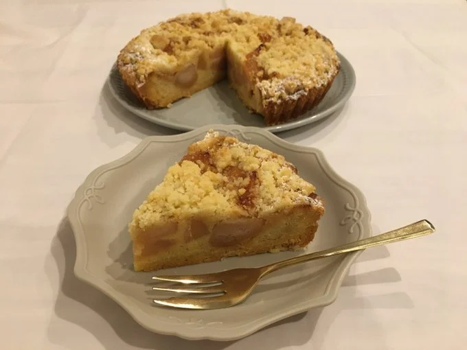 りんごのクランブルタルト▶︎中もりんごが…（⇒次へ）