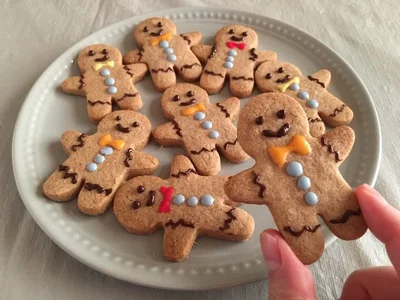 蝶ネクタイがかわいい！▶︎クリスマスと言えば…（⇒次へ）