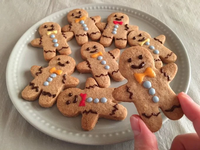 蝶ネクタイがかわいい！▶︎クリスマスと言えば…（⇒次へ）