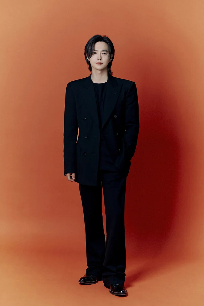 シンプルな装いが美しさを引き立てますね！