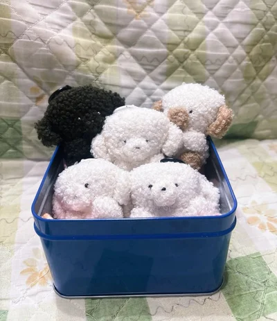 新入りのちいさないのちたち▶新入りさんのお世話係を相談中（⇒次へ）