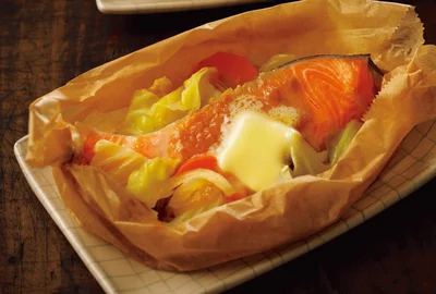 とろけるバターの香りが食欲をそそる「鮭のちゃんちゃん蒸し」