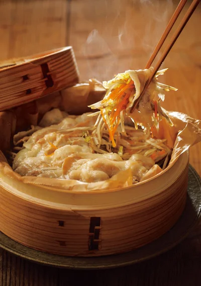 「千切り野菜の豚肉蒸し」