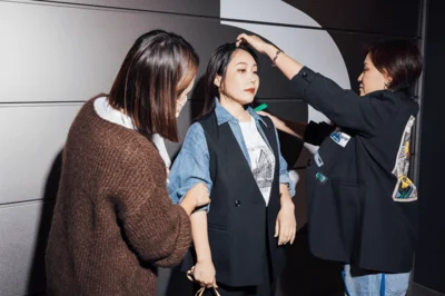 撮影に挑むにーよんさん