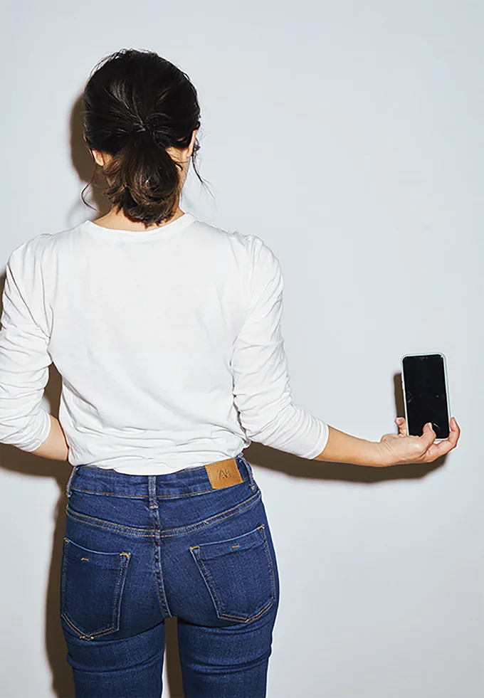 後ろ姿は鏡を使う