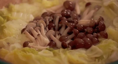 白菜が箸でつぶれるくらい柔らかくなっていればOK