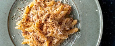 豚肉の旨みを引き出した「KEITA流ペンネのカルボナーラ」