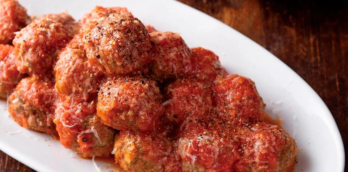 れんこんのシャキシャキ感が楽しい「れんこんのポルペッティーネのトマト煮込み」