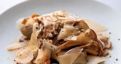 旨みがジュワ～っ！水で美味しさを引き出した「ジューシーな舞茸ステーキ」