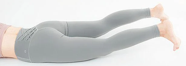 【NG！】かかとが離れる。