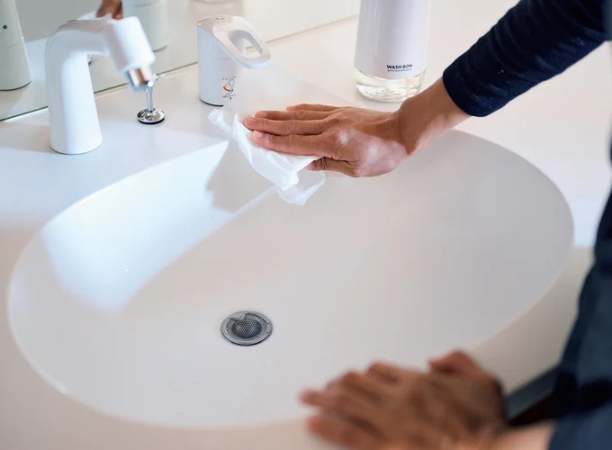 洗面ボウルの水けをとったり