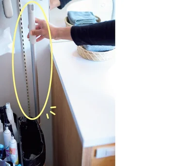 洗濯機横にフロアワイパーをスタンバイ