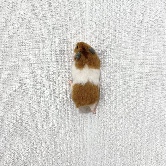 骨格をしっかり感じさせるリアルな質感！観察が行き届いている飼い主さんの愛を感じます▶黙々と食べる姿も（⇒次へ）