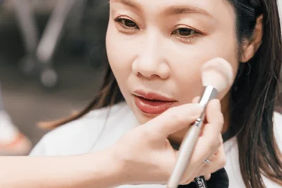 フェミニン系のメイク、本当に似合うの…？とドキドキ