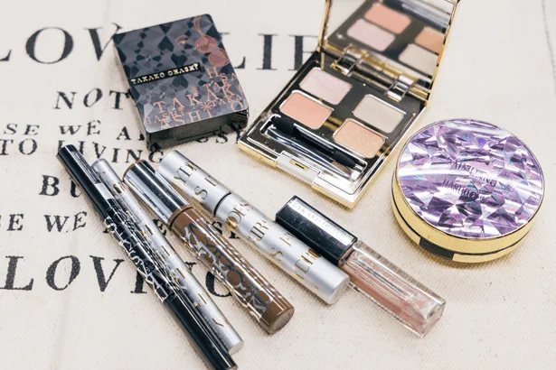 欲しいコスメがいっぱい！と、にーよんさんも興味津々