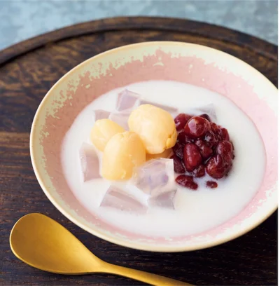 ライチ入りココナッツあんみつ