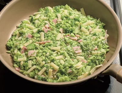 「え？　ほんまに？　くっつく？」と不安になりますが、くっつきます。もし「うそつきー！」となったらチーズ足してください、と山本さん。