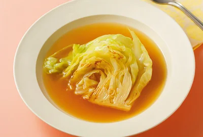季節ごとの見極めをしてあなたもキャベツ上級者に！ 「焼きキャベツのこんがりスープ」