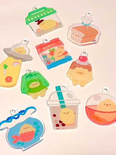 ひよこがいっぱいのアクキー▶ぽっちゃり姿の…（⇒次へ）