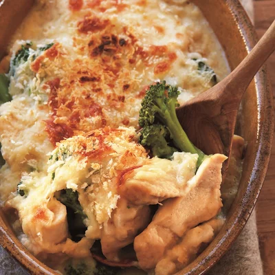 すりおろした長いものやさしい味わいにほっとします「とりむねのサクふわソースグラタン」