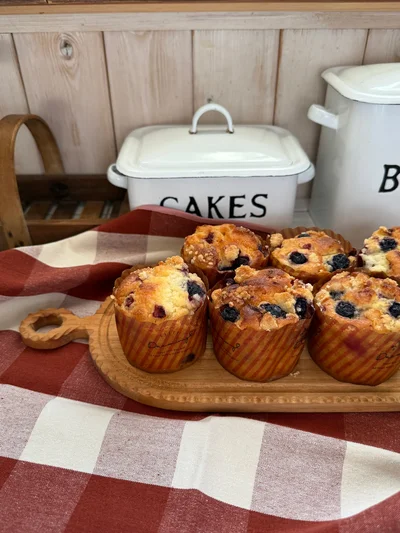 撮影の時のイメージ作りに。温かみのある赤のチェッククロス　▶これを変えると