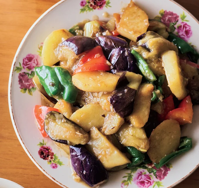 じゃがいも、なす、ピーマンのこっくり炒め