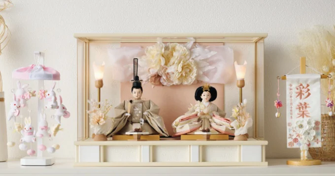 親王のお顔違いが選べるケース飾り