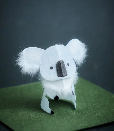 和紙で作るコアラ▶ケースに入ると素敵なインテリアに（⇒次へ）