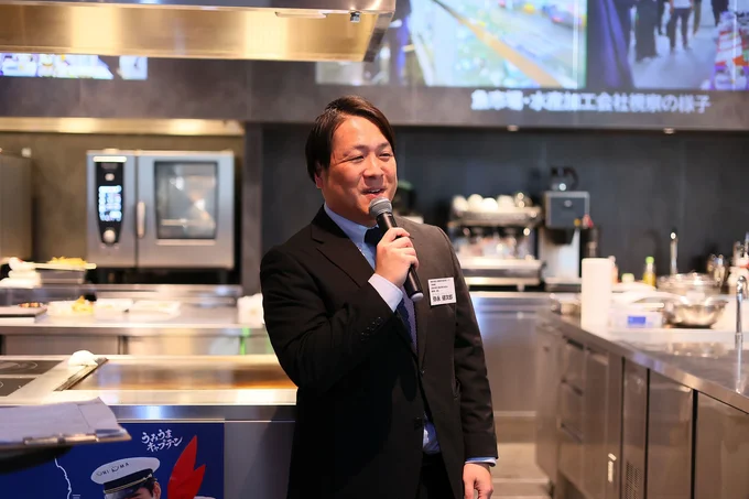 復興水産加工業販路回復促進センターの代表機関である全国水産加工業協同組合連合会 業務部 課長の弥永健次郎さん。