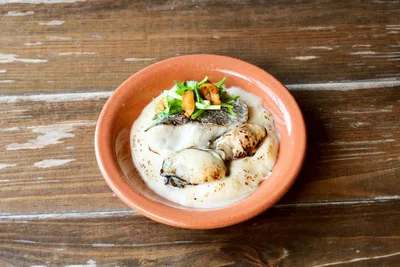 「あばら大根 西葛西店」の「三陸の恵み 海グラタン」。