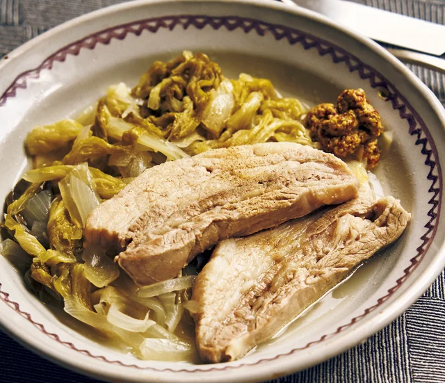 ほろほろの豚バラ、とろとろのキャベツがたまらない！【豚バラとキャベツのビネガー煮込み】