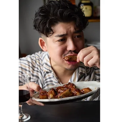 手づかみでかぶりつくのがマナー！