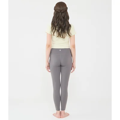 お尻をキュッと締める