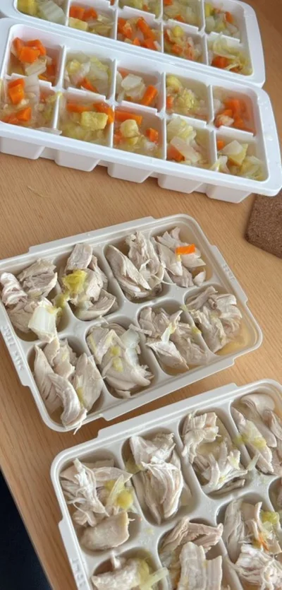 お休みの日はつくねくんのおやつとごはんの作り置きを作成するのだそう！▶砂場で遊んで泥だらけの足（⇒次へ）